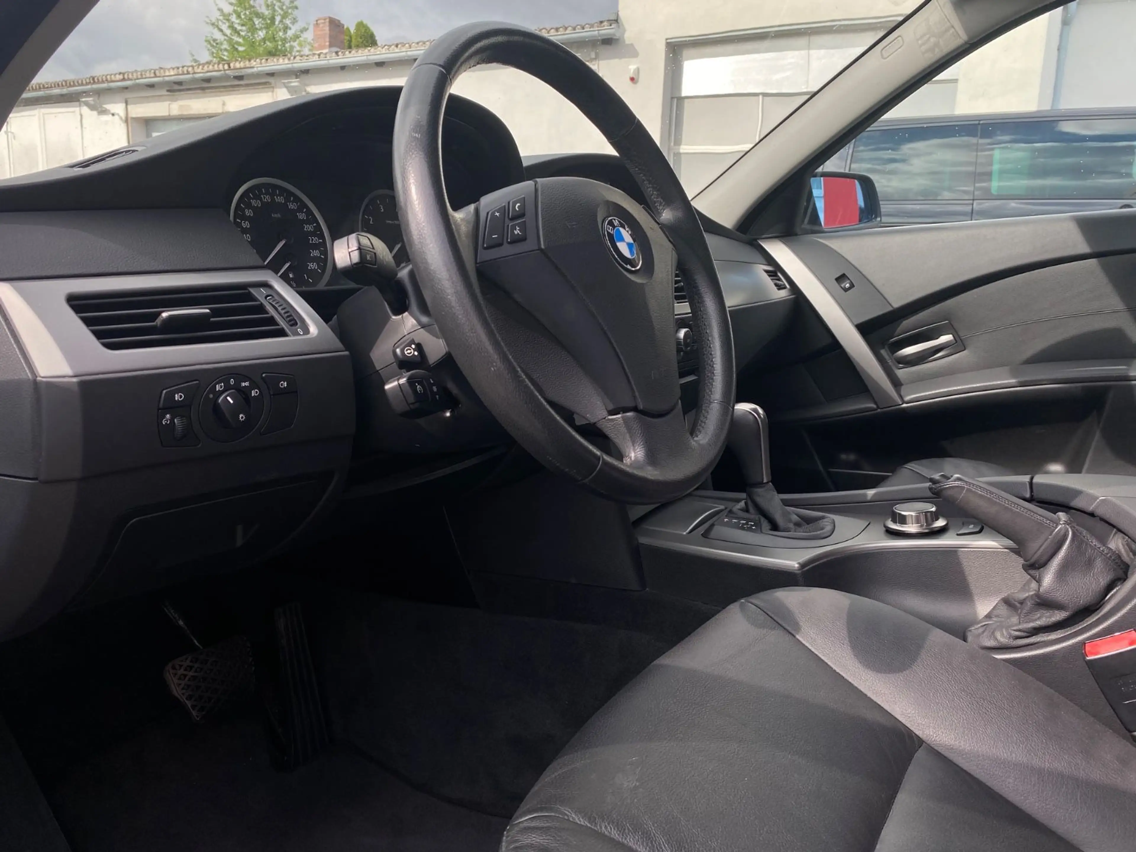BMW 523 i Lim. 6-Zyl. Autom.*2.Hd*Leder*Xenon*Shzg* — photo 14