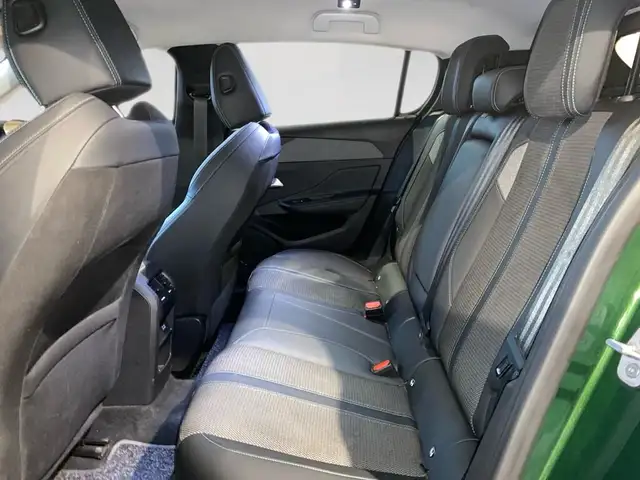 Peugeot 308 view 8