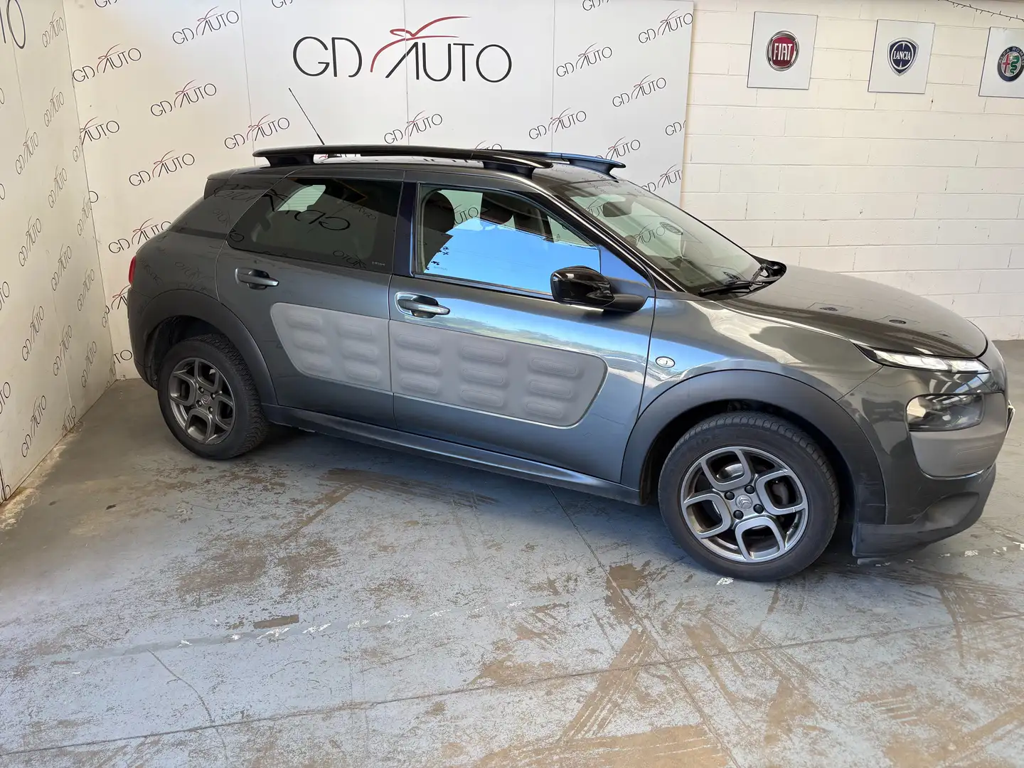 Citroen C4 C4 Cactus 2014 Cactus 1.6 bluehdi Feel s Grigio - 1