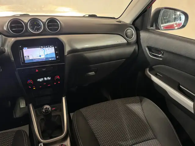 Suzuki Vitara view 26
