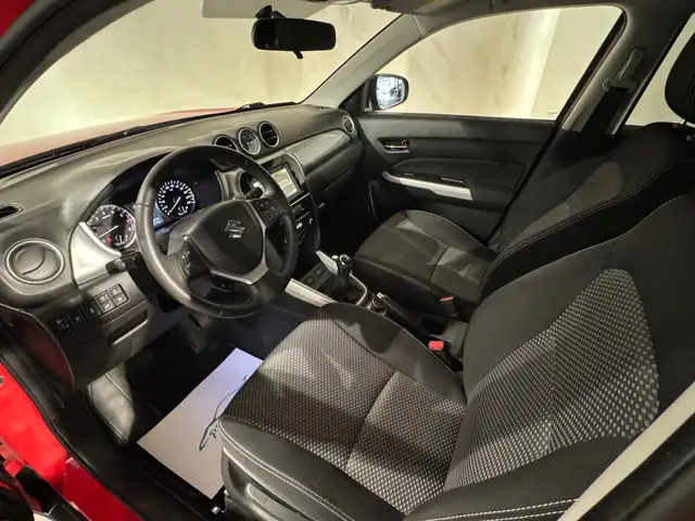 Suzuki Vitara view 13