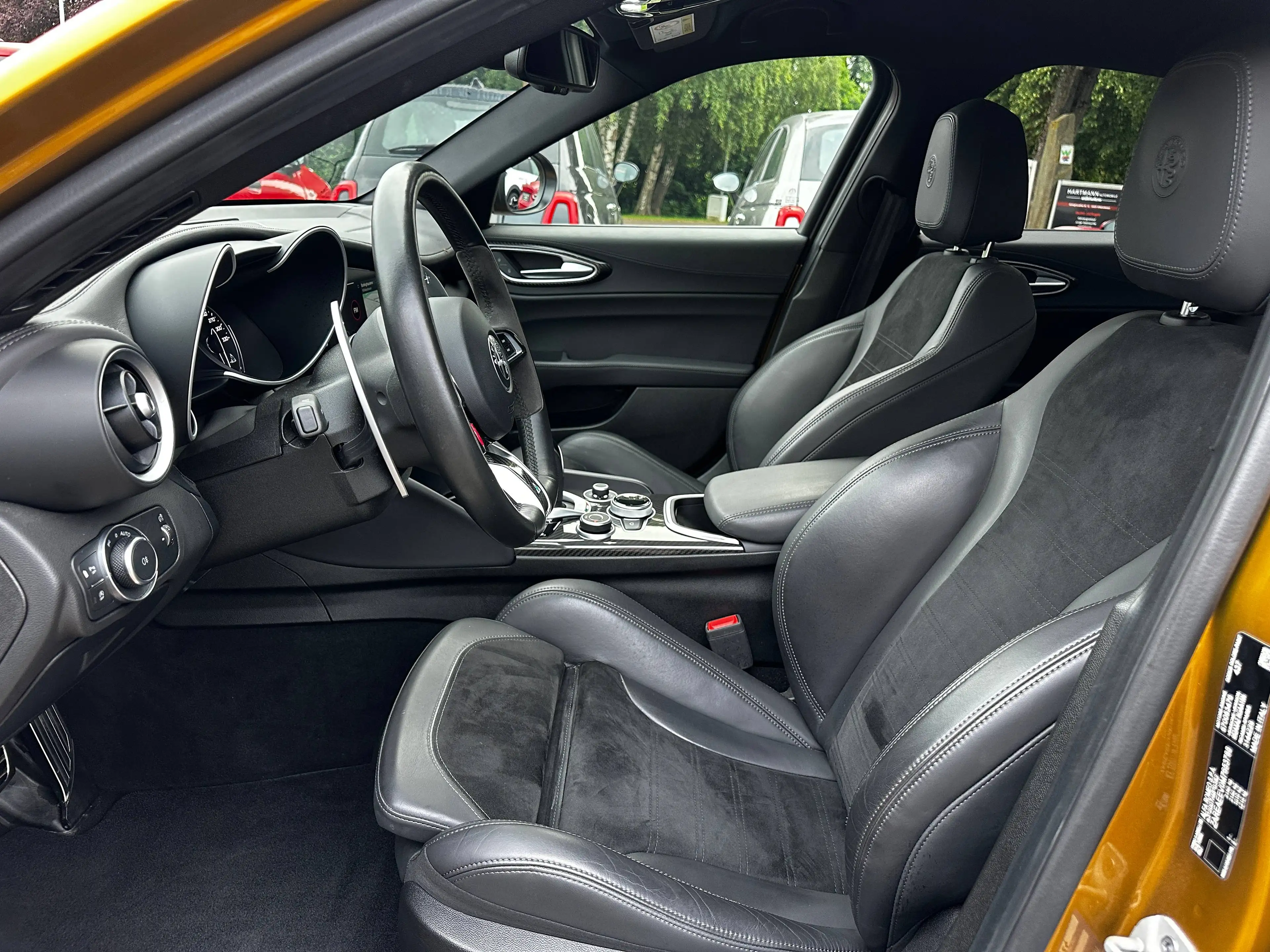 Alfa Romeo Giulia Quadrifoglio 510PS OCRA LIPARI — photo 9