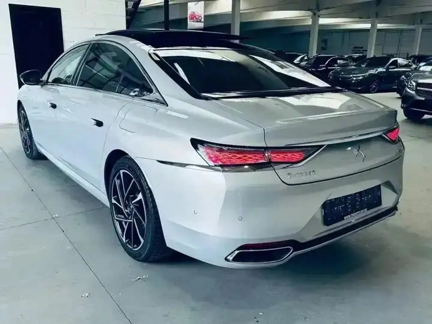 DS Automobiles DS 9 1.6 E-TENSE HYBRIDE Rivoli+CARPLAY+TOE+GARANTIE Grijs - 2