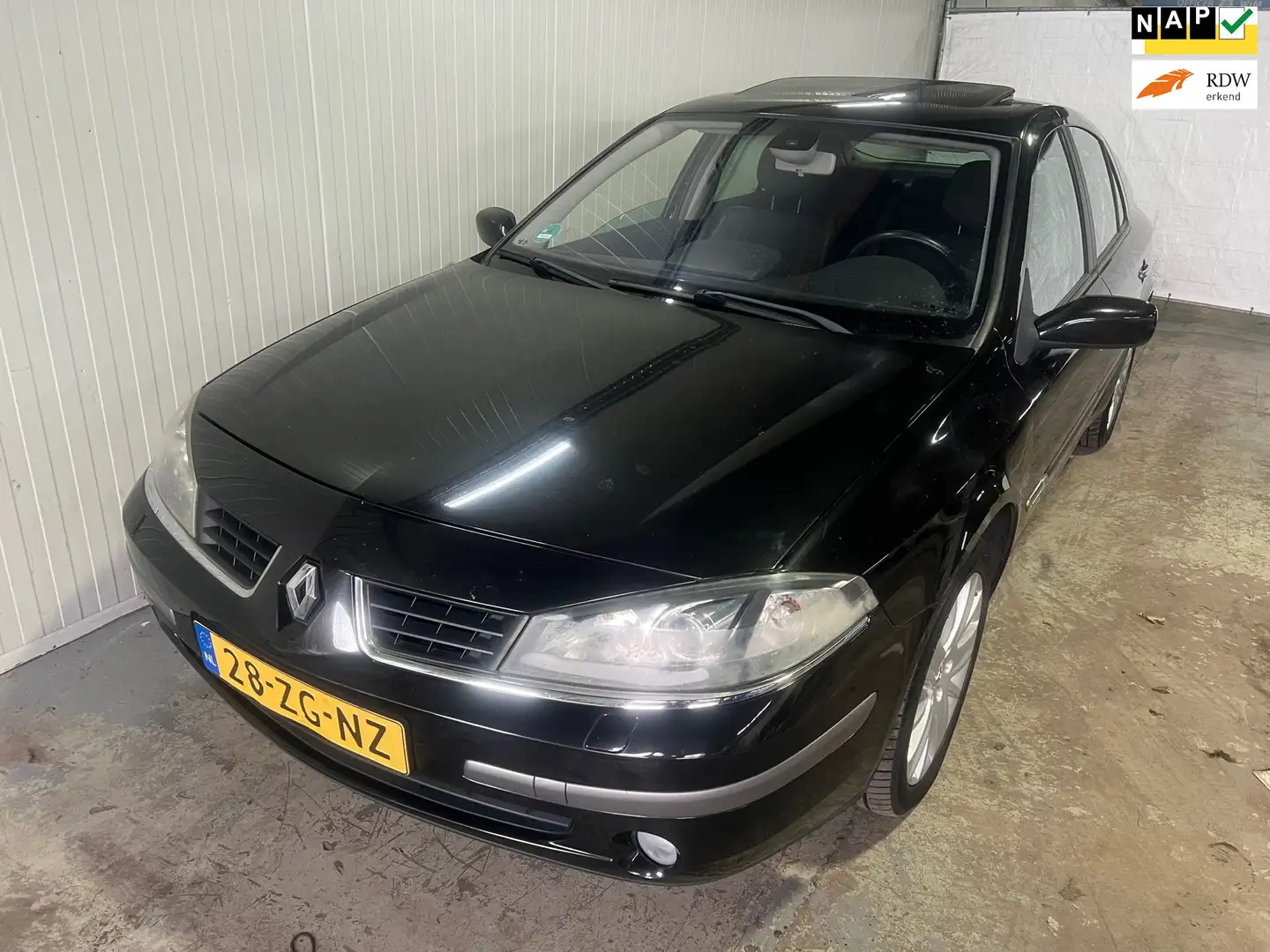 Renault Laguna 2.0-16V Tech Line 119.000NAP Noir - 1