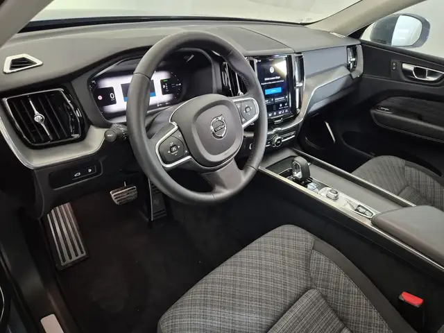 Volvo XC60 view 6