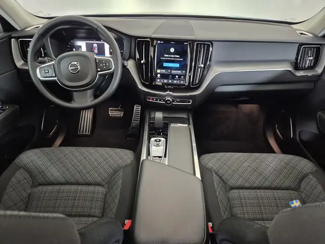 Volvo XC60 view 8