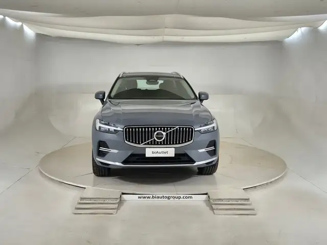 Volvo XC60 view 2