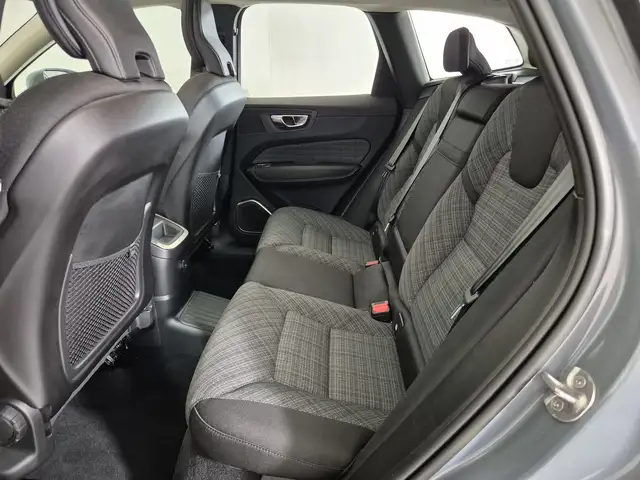 Volvo XC60 view 7