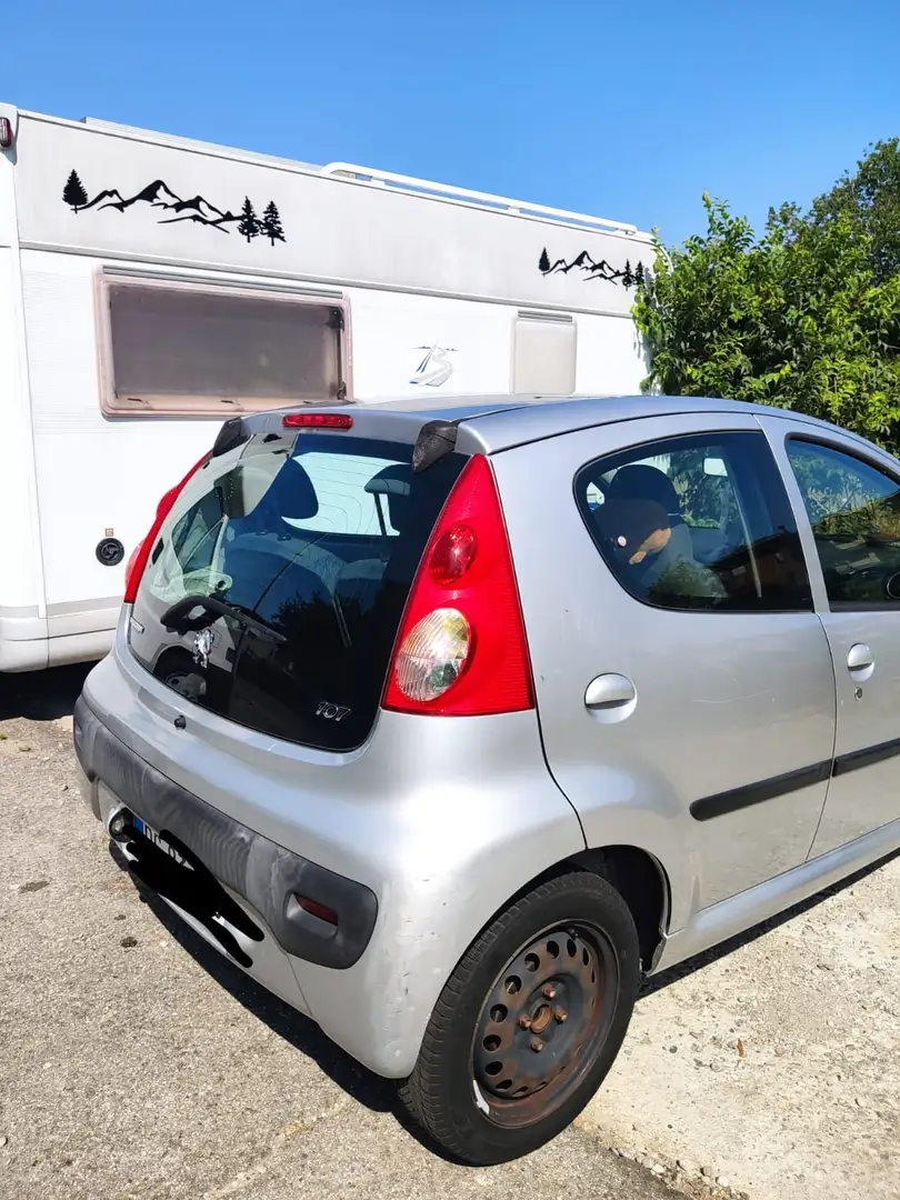 Peugeot 107 5p 1.0 12v Plaisir - 2