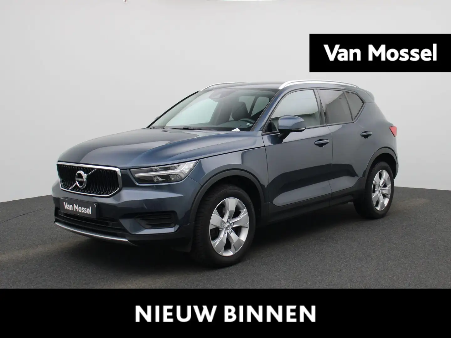 Volvo XC40 1.5 T2 Momentum Pro Blauw - 1