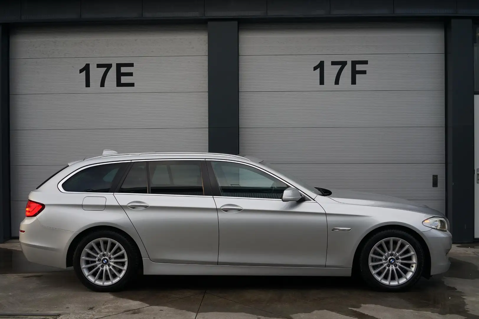 BMW 523 5-serie Touring 523i High Executive Silber - 2