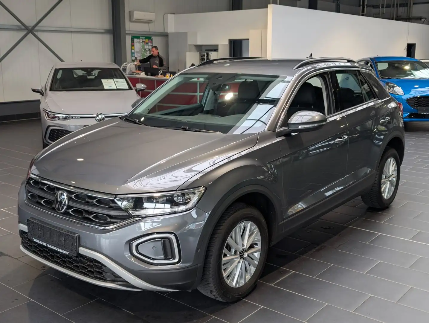 Volkswagen T-Roc 2.0 TDI SCR DSG Life PDC Klima Grau - 1