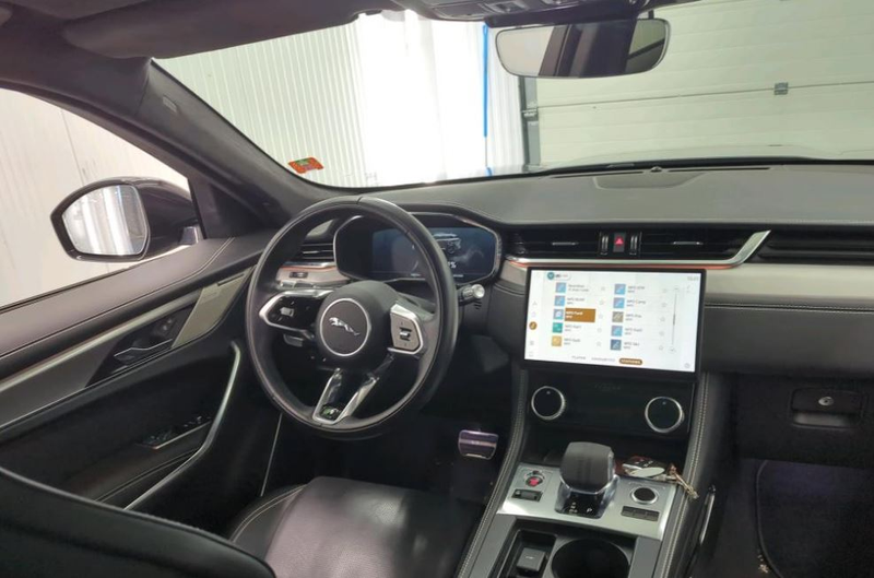 Jaguar F-Pace 2.0 P400e PHEV AWD. R-Dynamic HSE / Panoramadak / — photo 5