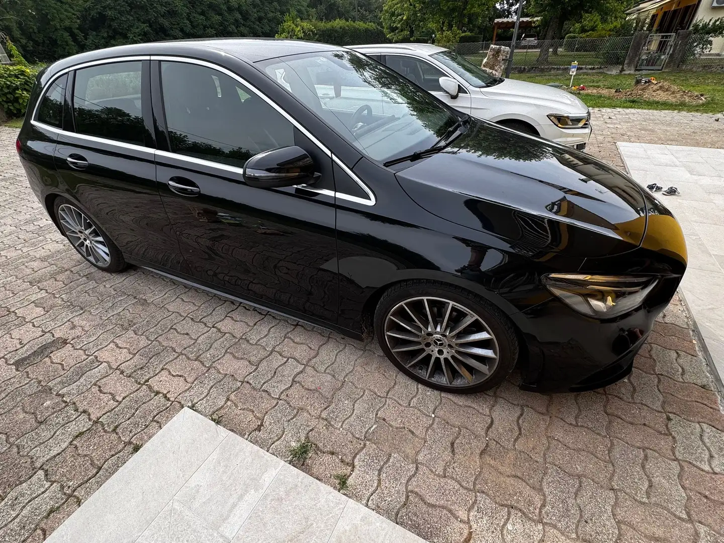 Mercedes-Benz B 180 AMG Nero - 1
