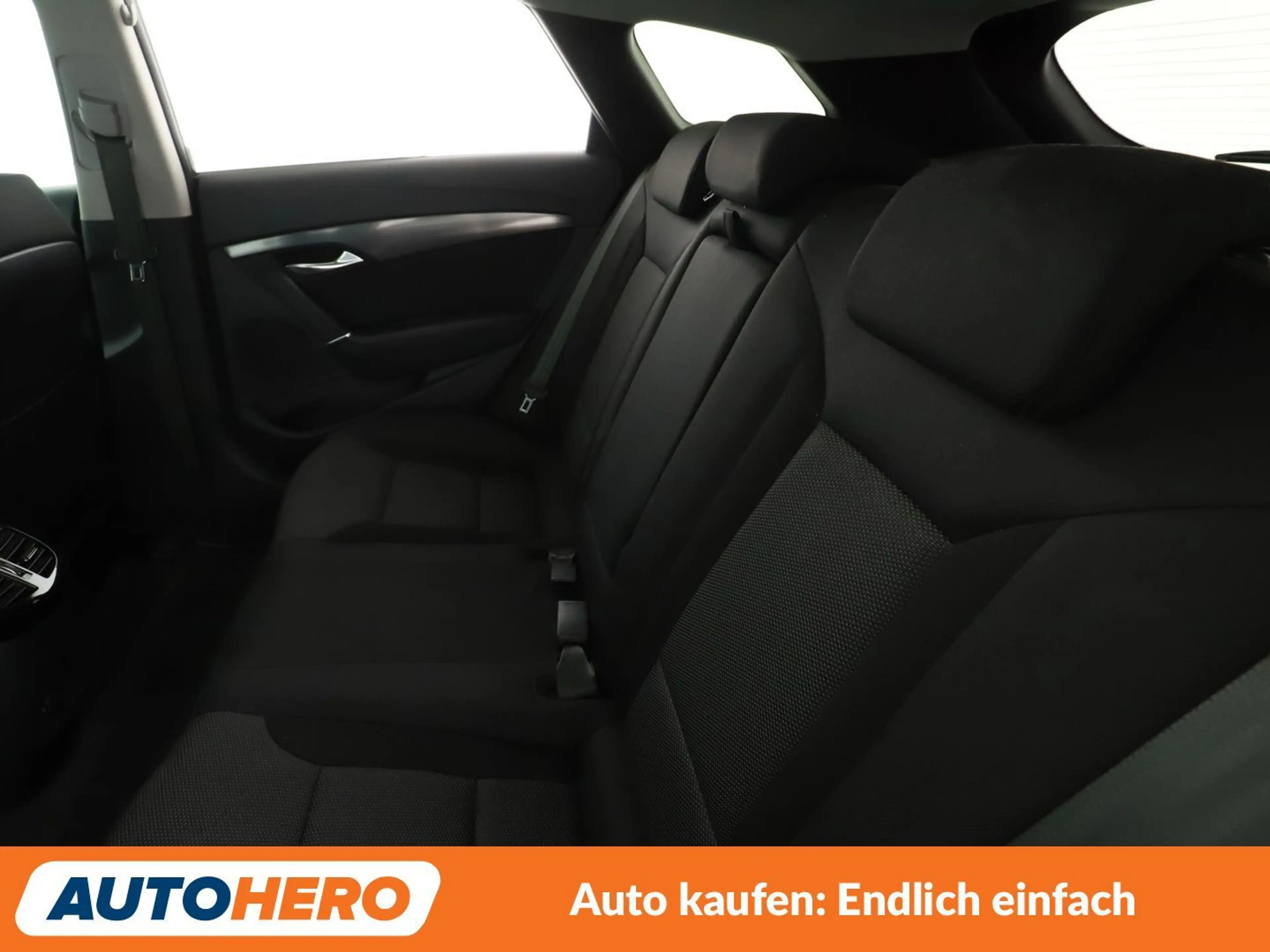 Hyundai i40 1.6 Trend Blue*NAVI*TEMPO*CAM*PDC*SHZ*KLIMA* — photo 14