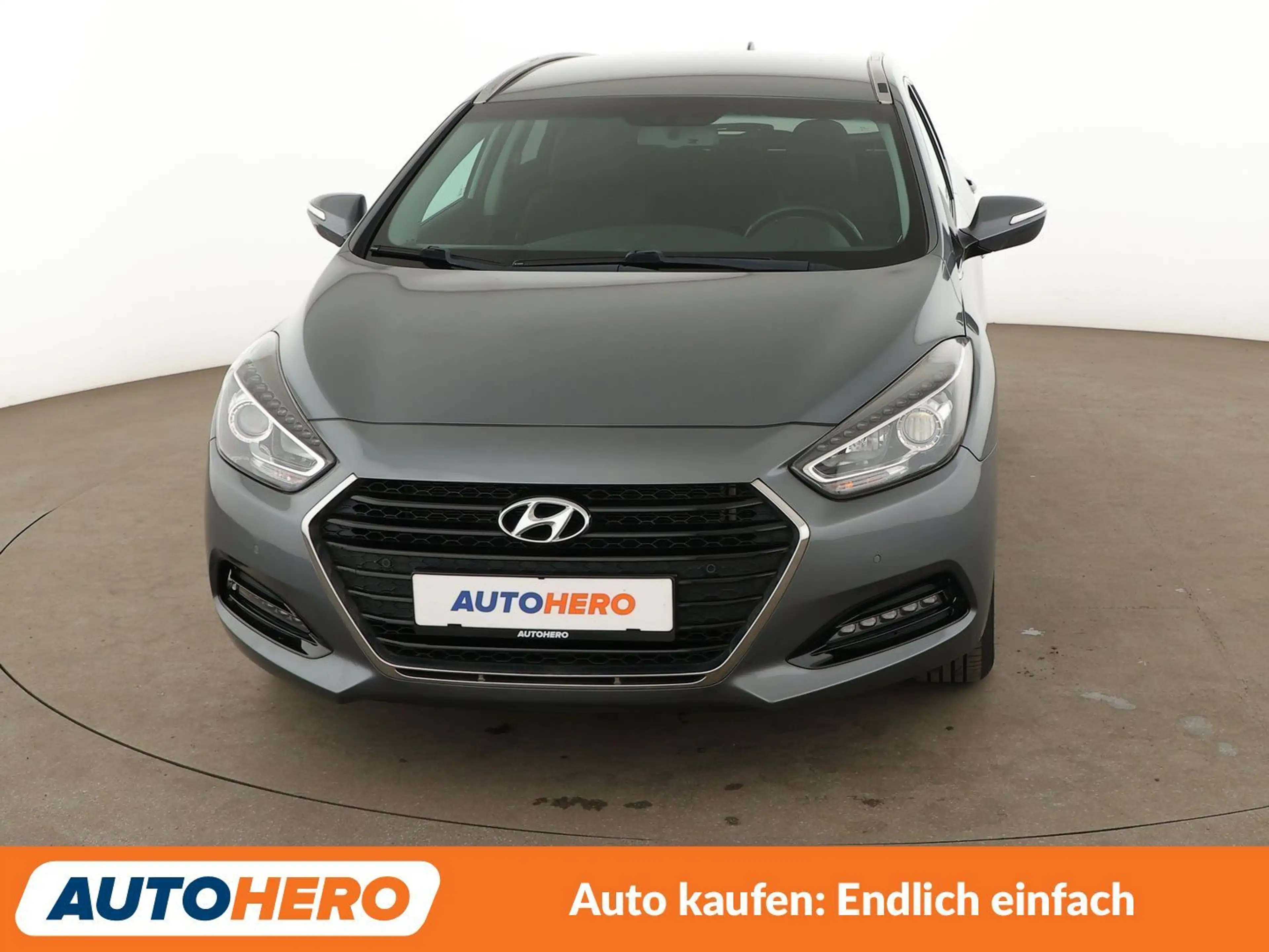 Hyundai i40 1.6 Trend Blue*NAVI*TEMPO*CAM*PDC*SHZ*KLIMA* — photo 9