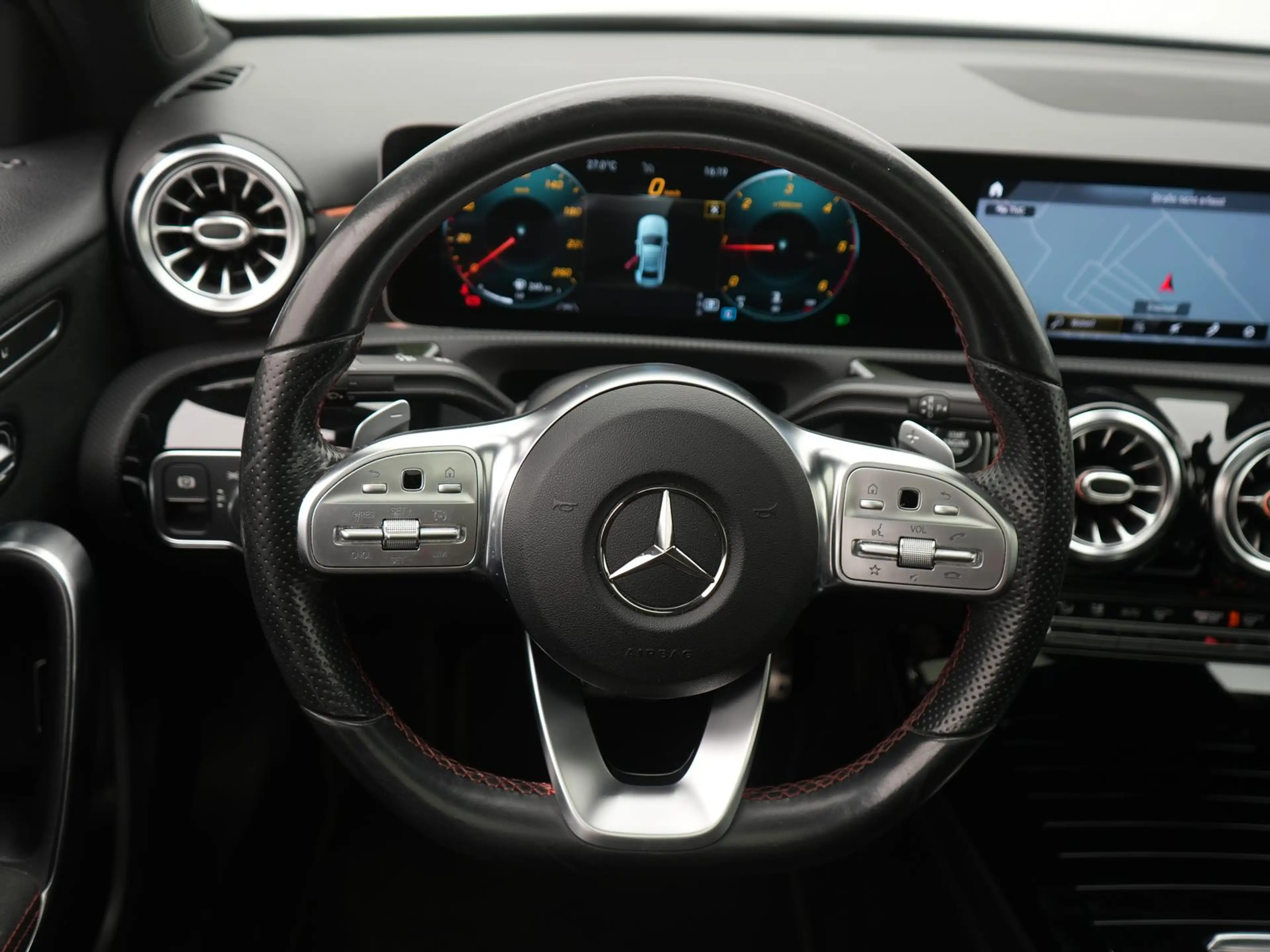 Mercedes-Benz A 180 d Limousine AMG-Line,MULTIBEAM,PANO,MEMORY — photo 10