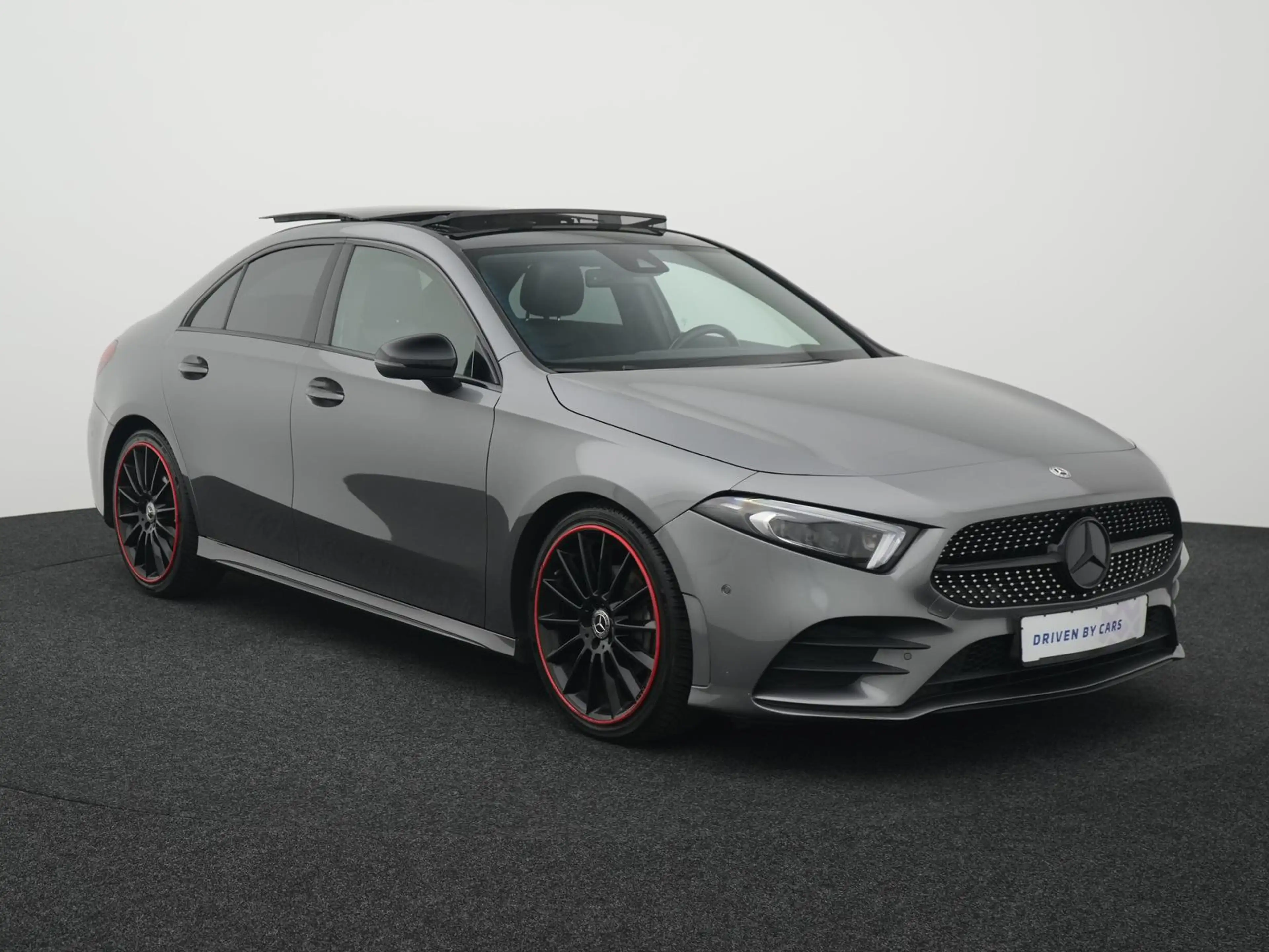 Mercedes-Benz A 180 d Limousine AMG-Line,MULTIBEAM,PANO,MEMORY — photo 3