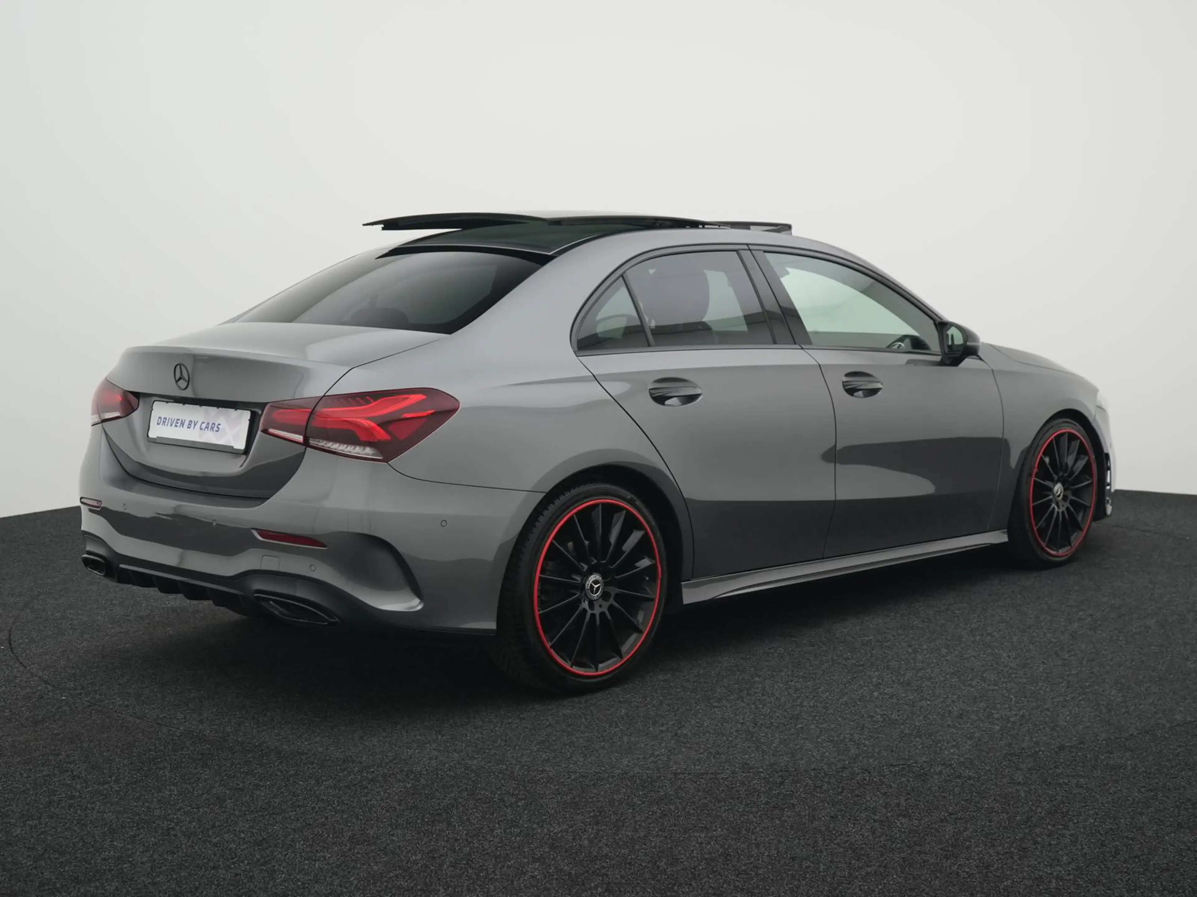 Mercedes-Benz A 180 d Limousine AMG-Line,MULTIBEAM,PANO,MEMORY — photo 5