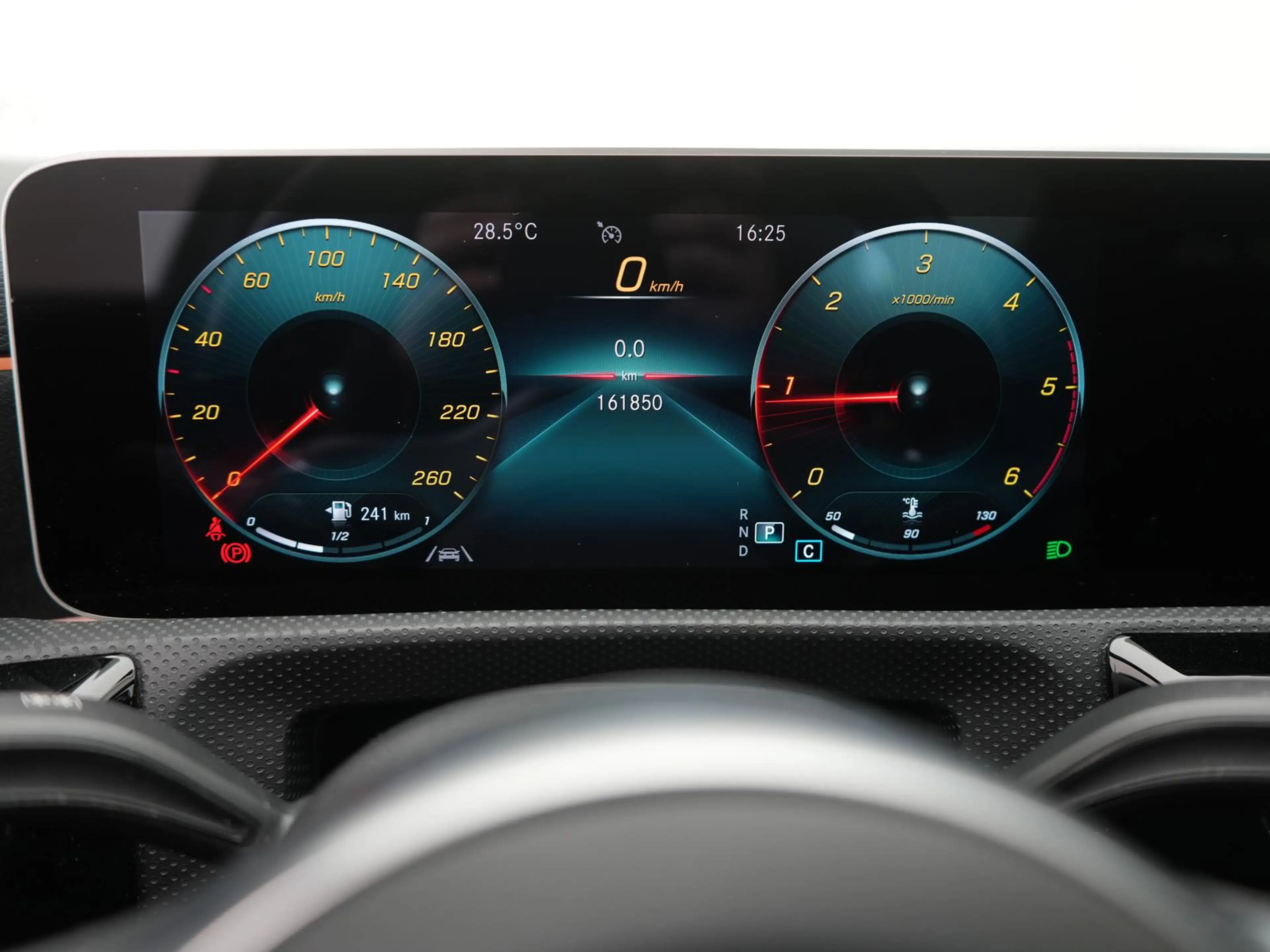 Mercedes-Benz A 180 d Limousine AMG-Line,MULTIBEAM,PANO,MEMORY — photo 13