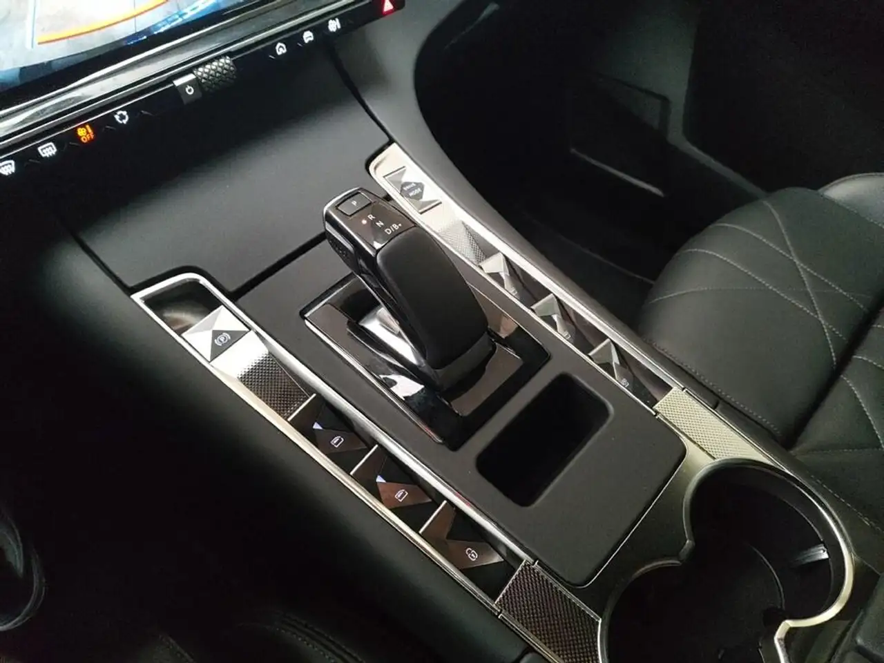 DS Automobiles DS 7 Crossback 1.6 e-tense phev Rivoli 225cv auto 23