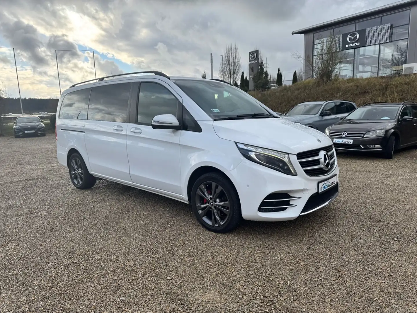 Mercedes-Benz V 220 CDI Lang LED Leder 6 Sitze STZH Weiß - 2