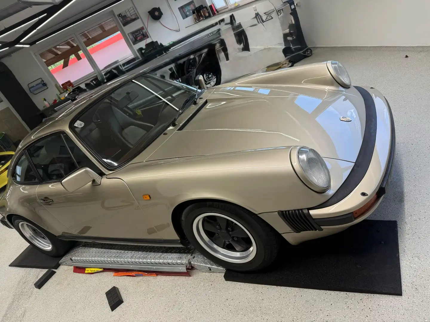 Porsche 911 G-Modell Gold - 2