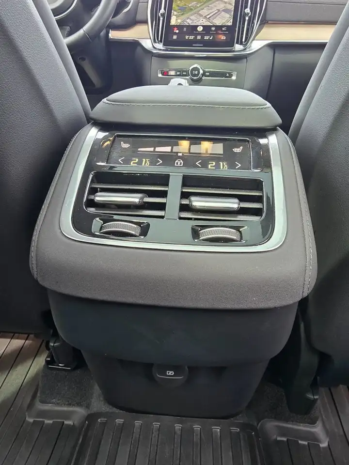 Volvo XC90 снимка Volvo XC90
