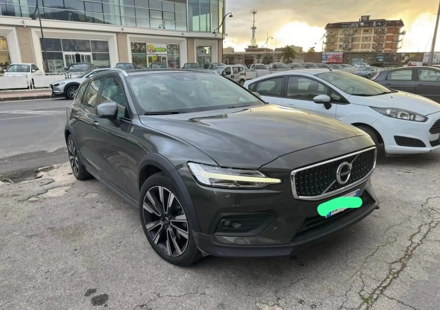 Volvo V60 Cross Country Cross Country 2.0 d4 Pro awd geartronic Gris - 1