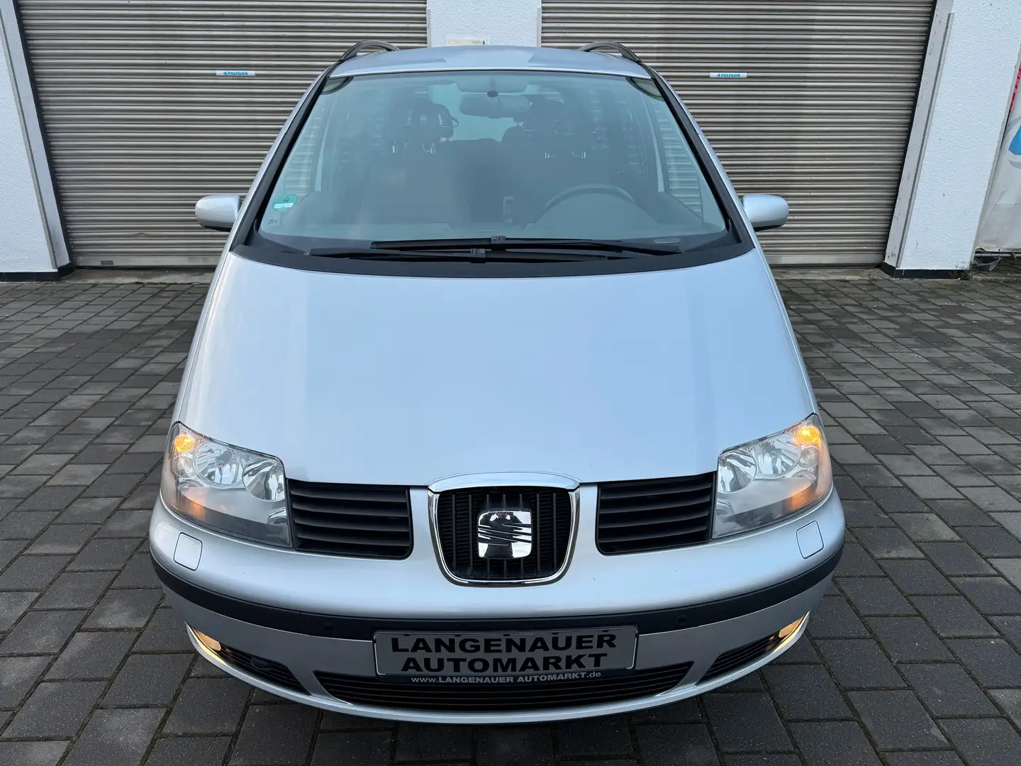 SEAT Alhambra Vigo-Aus 2.Hd"Top Zustand"AHK"PDC"Klimaaut Silber - 2