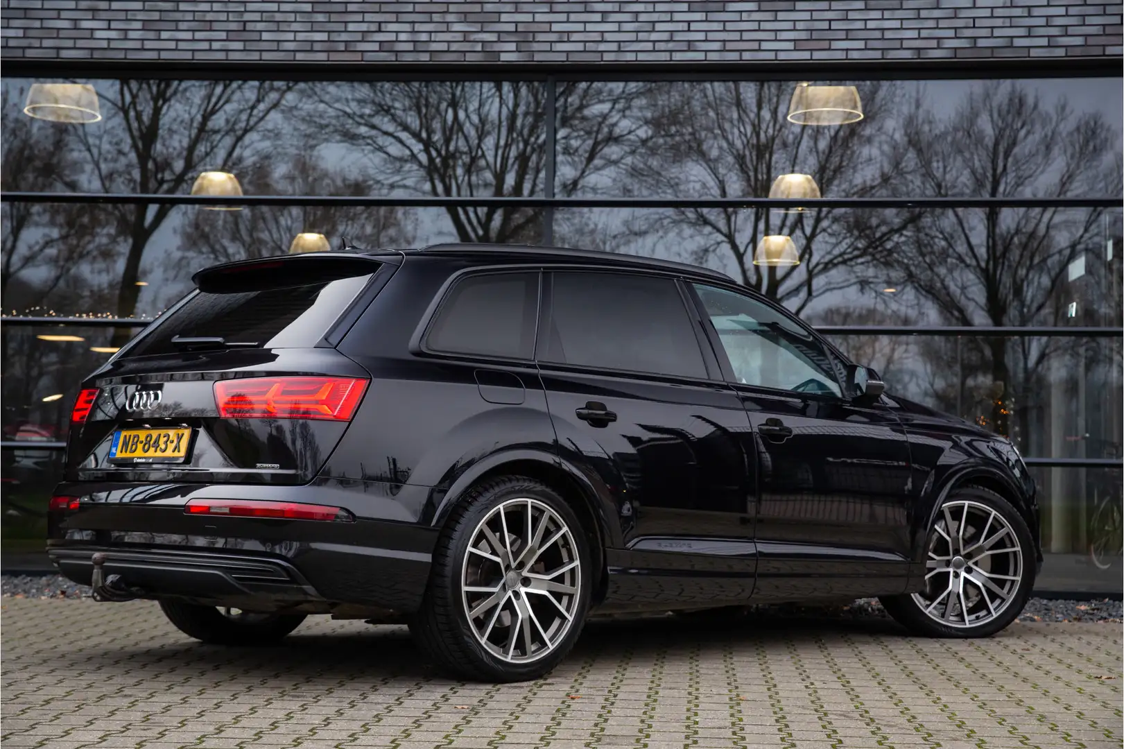 Audi Q7 e-tron 3.0 TDI quattro Sport , Panoramadak, Luchtvering, Black - 2