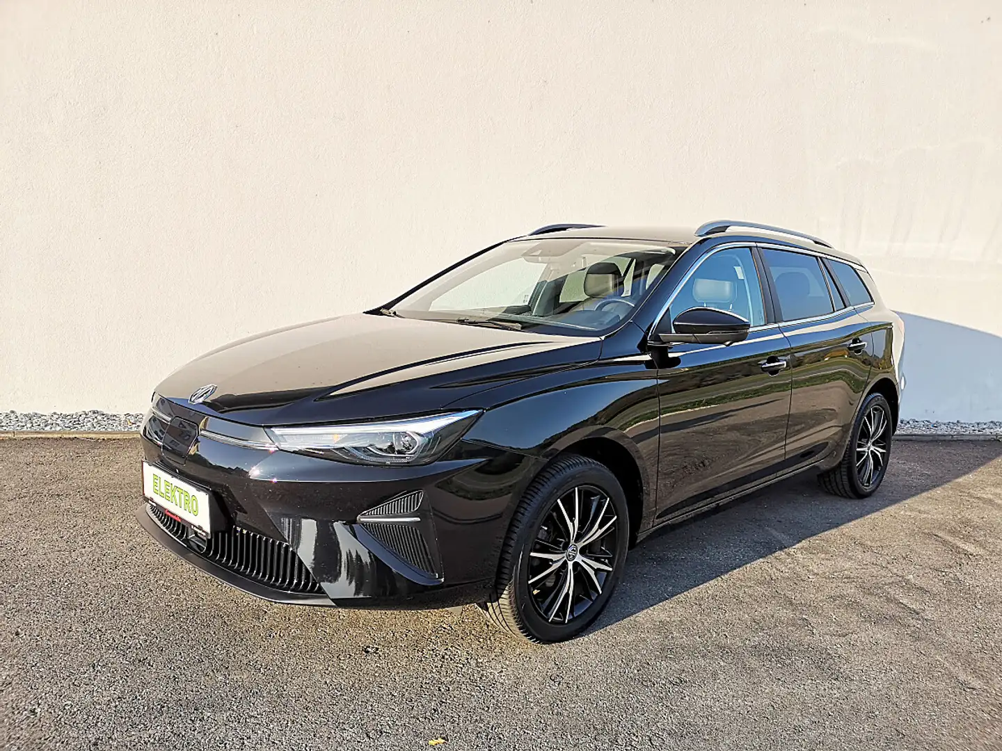 MG MG5 EV Luxury 50,3 kWh Schwarz - 1