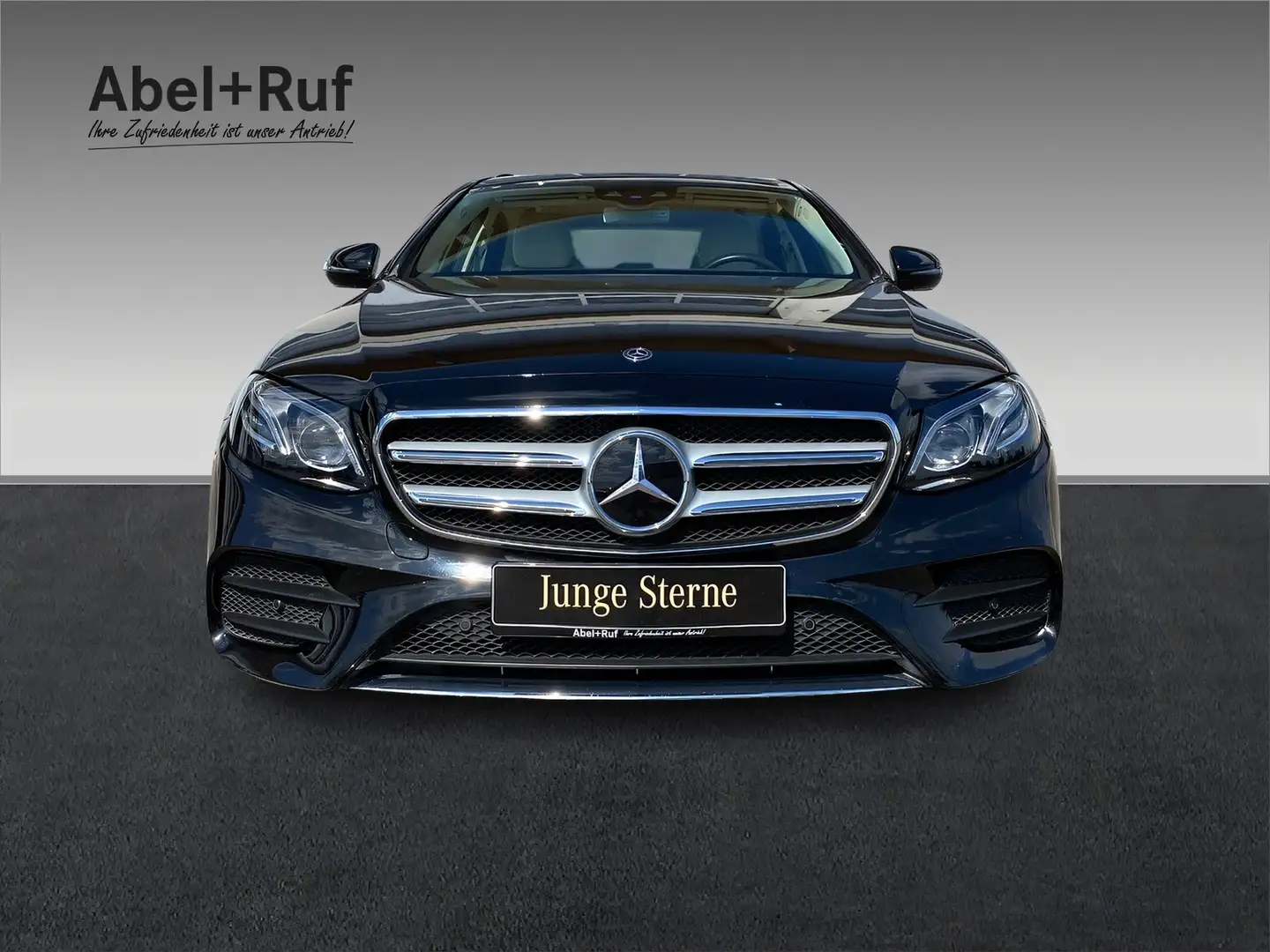 Mercedes-Benz E 450 4M AMG+MULTI+COMAND+DISTR+Kam+HuD+StHz+AHK Nero - 2