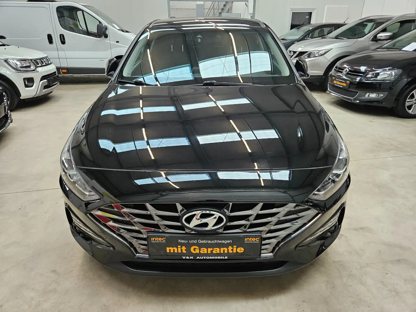 Hyundai i30 Trend Mild-Hybrid Zwart - 1