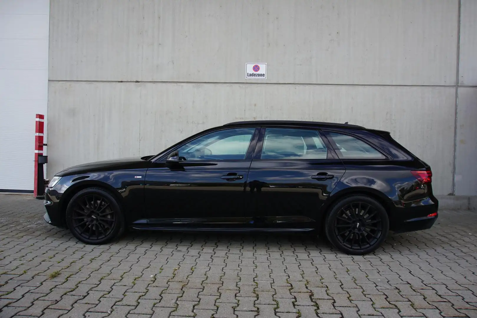 Audi A4 Avant 3.0TDI quattro Navi Kamera Stdhz Matrix Zwart - 2