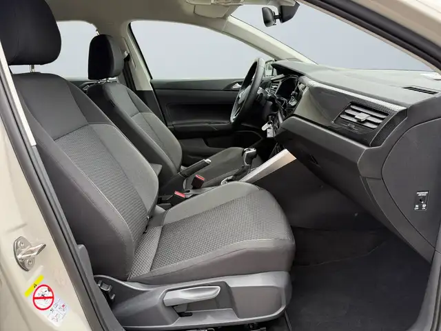 Volkswagen Polo view 10