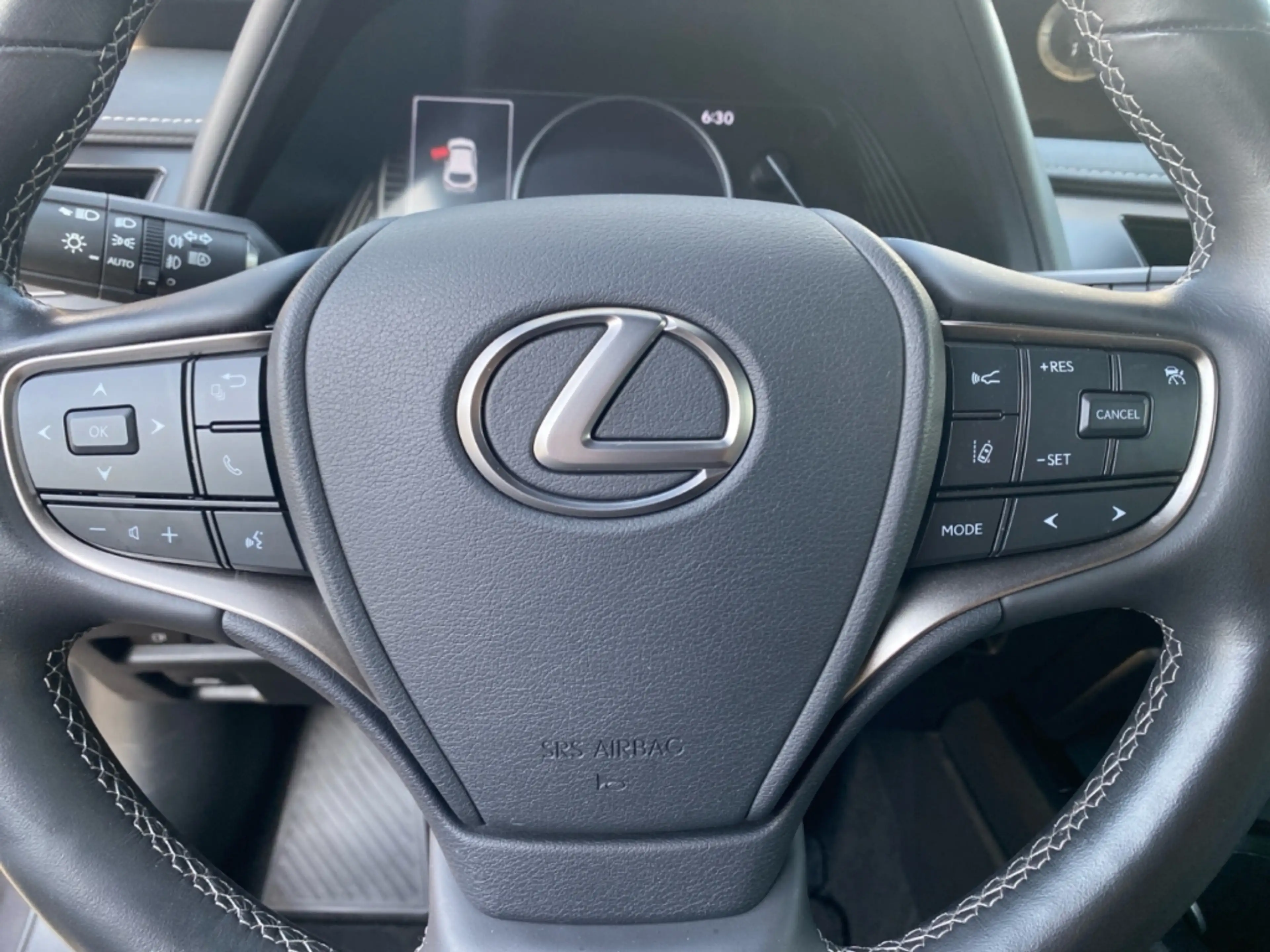 Lexus UX 250h Style Edition *Bi-LED*ACC*CAM*SHZ*CarPlay* — photo 13