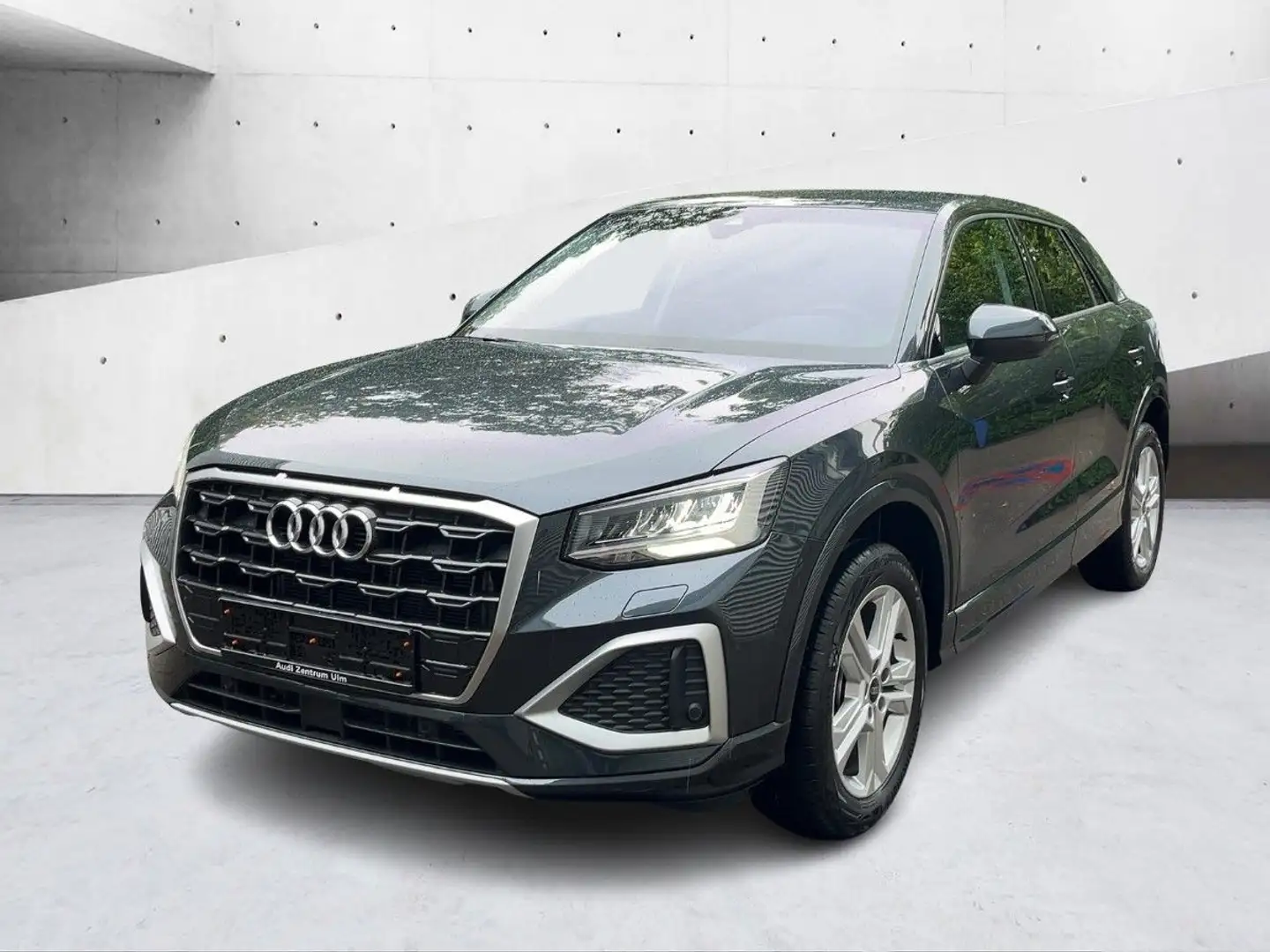 Audi Q2 advanced 30 TFSI AHK NAVI KEYLESS SHZ 5J.GAR Gris - 2