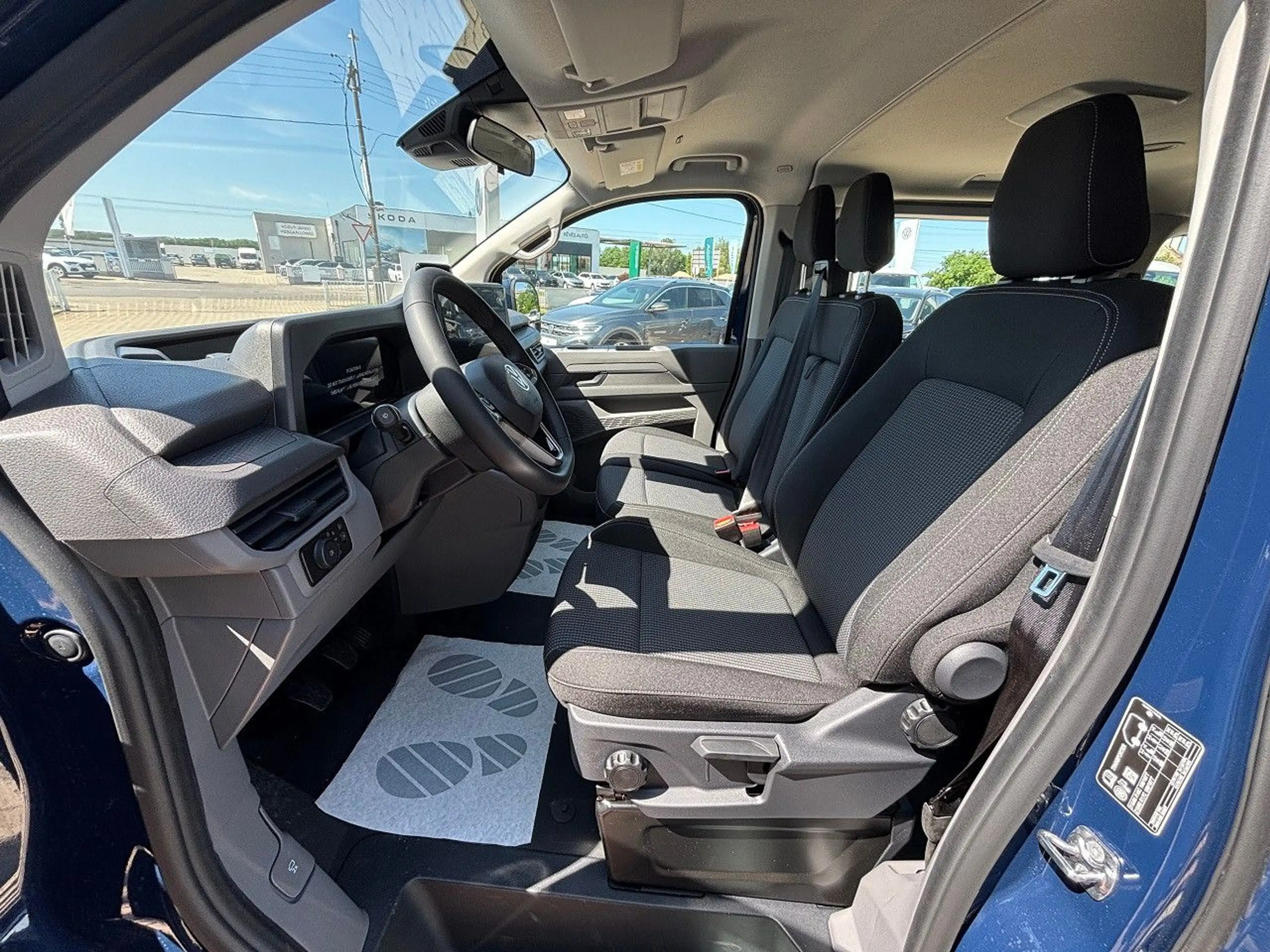 Volkswagen T7 Kombi 2.0 TDI Lang 9-Si AHK ZHZ 3-Zone Expak — photo 4