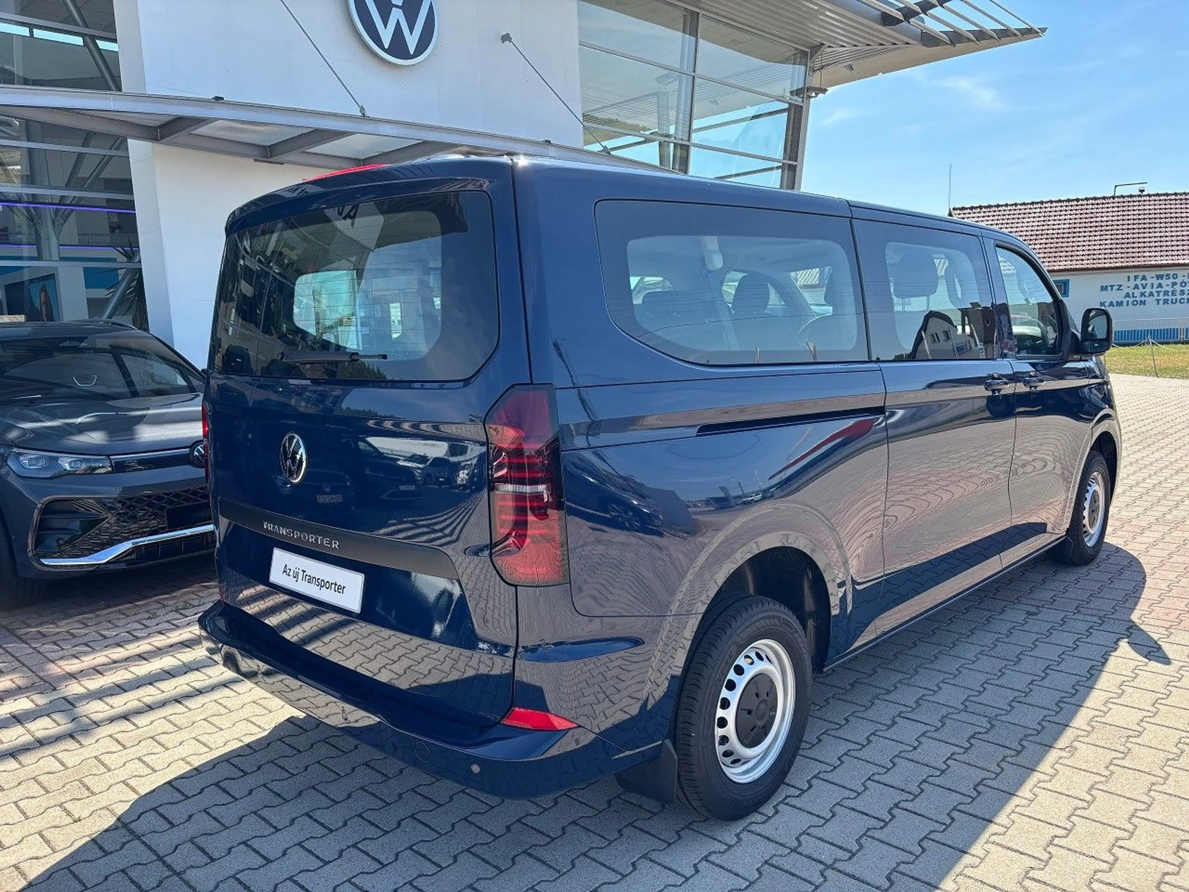 Volkswagen T7 Kombi 2.0 TDI Lang 9-Si AHK ZHZ 3-Zone Expak — photo 2