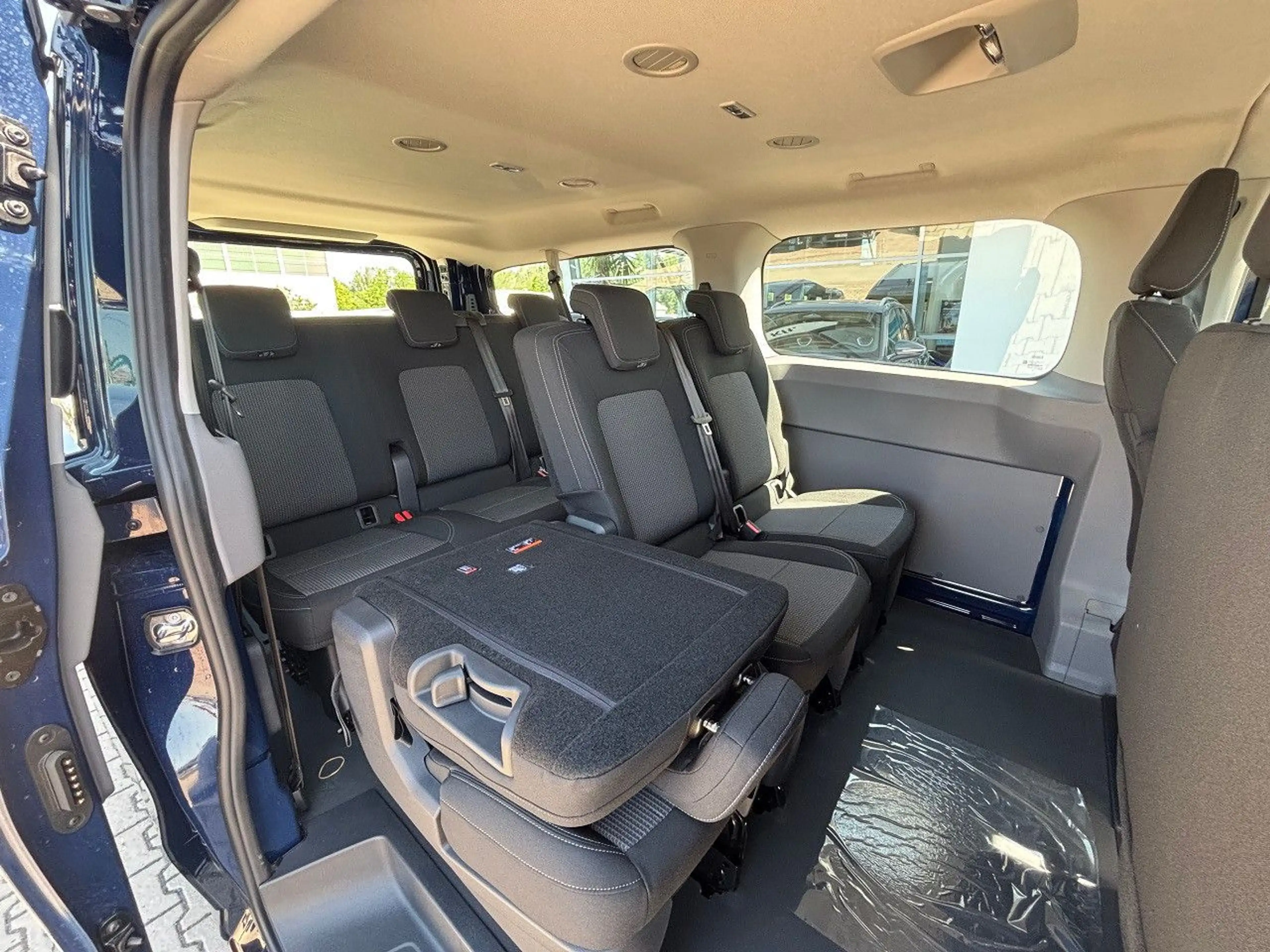 Volkswagen T7 Kombi 2.0 TDI Lang 9-Si AHK ZHZ 3-Zone Expak — photo 11