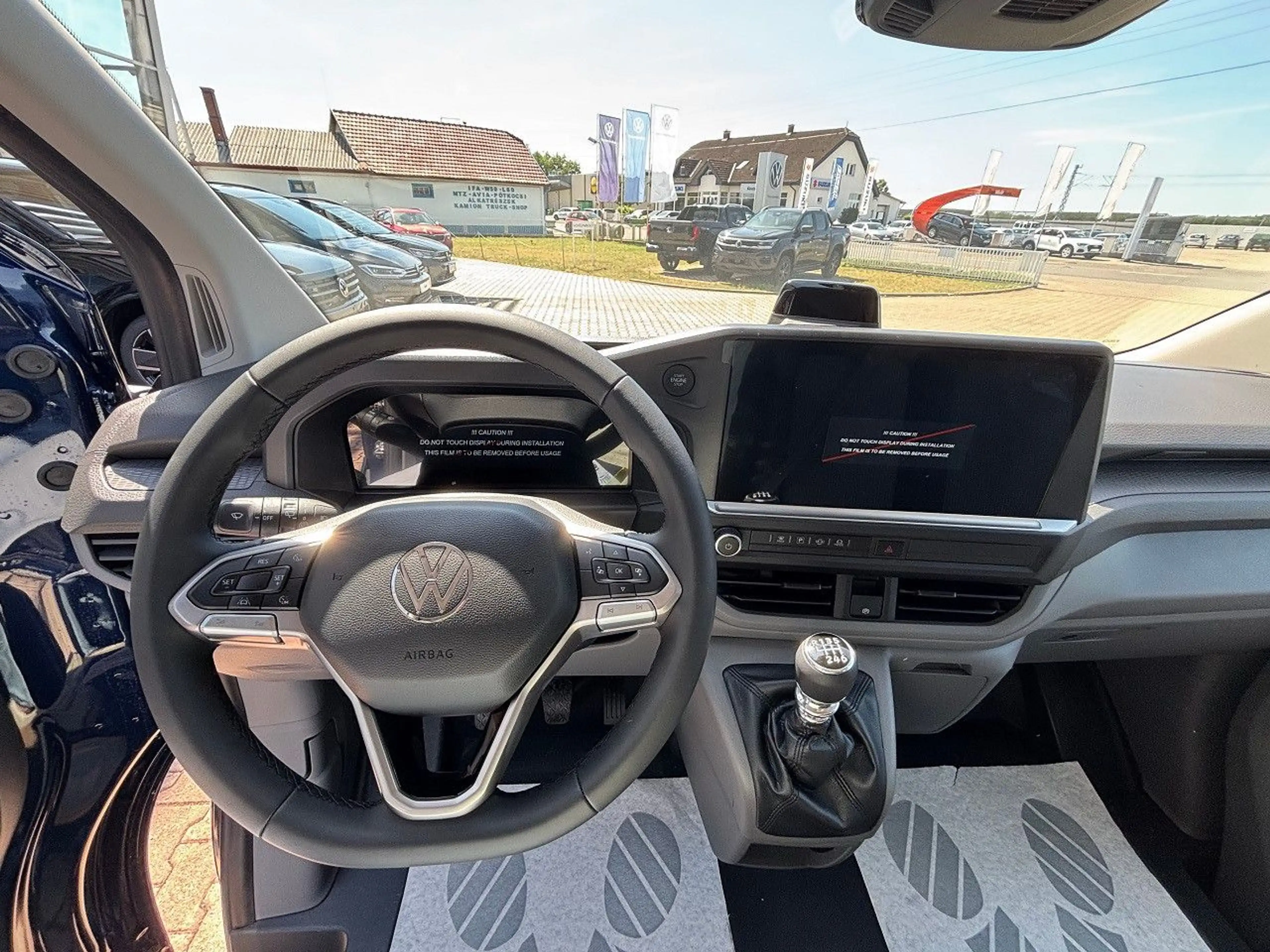 Volkswagen T7 Kombi 2.0 TDI Lang 9-Si AHK ZHZ 3-Zone Expak — photo 3