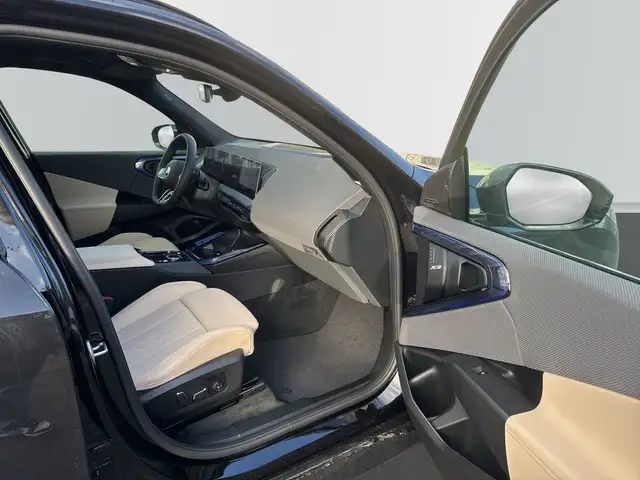 BMW X3 view 9