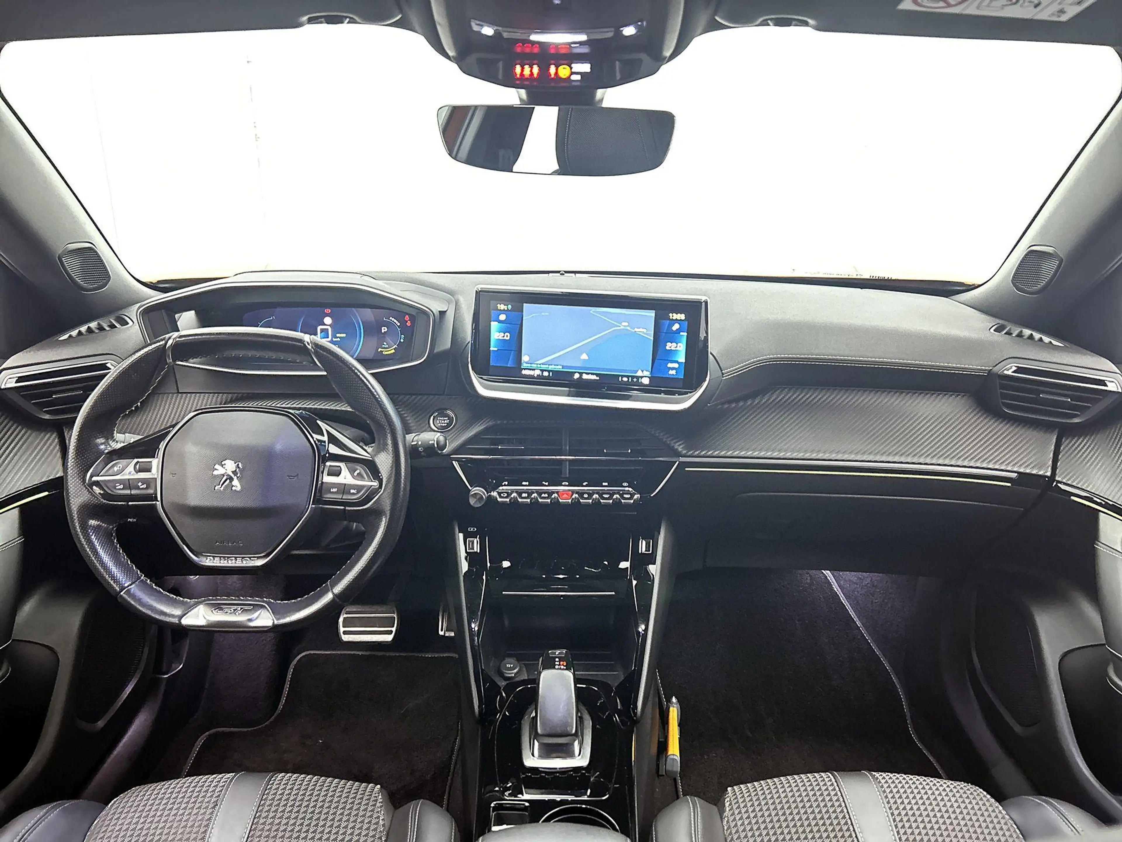 Peugeot e-2008 SUV EV GT 50 kWh 136pk | Accu 89% | 1-fase laden | — photo 13