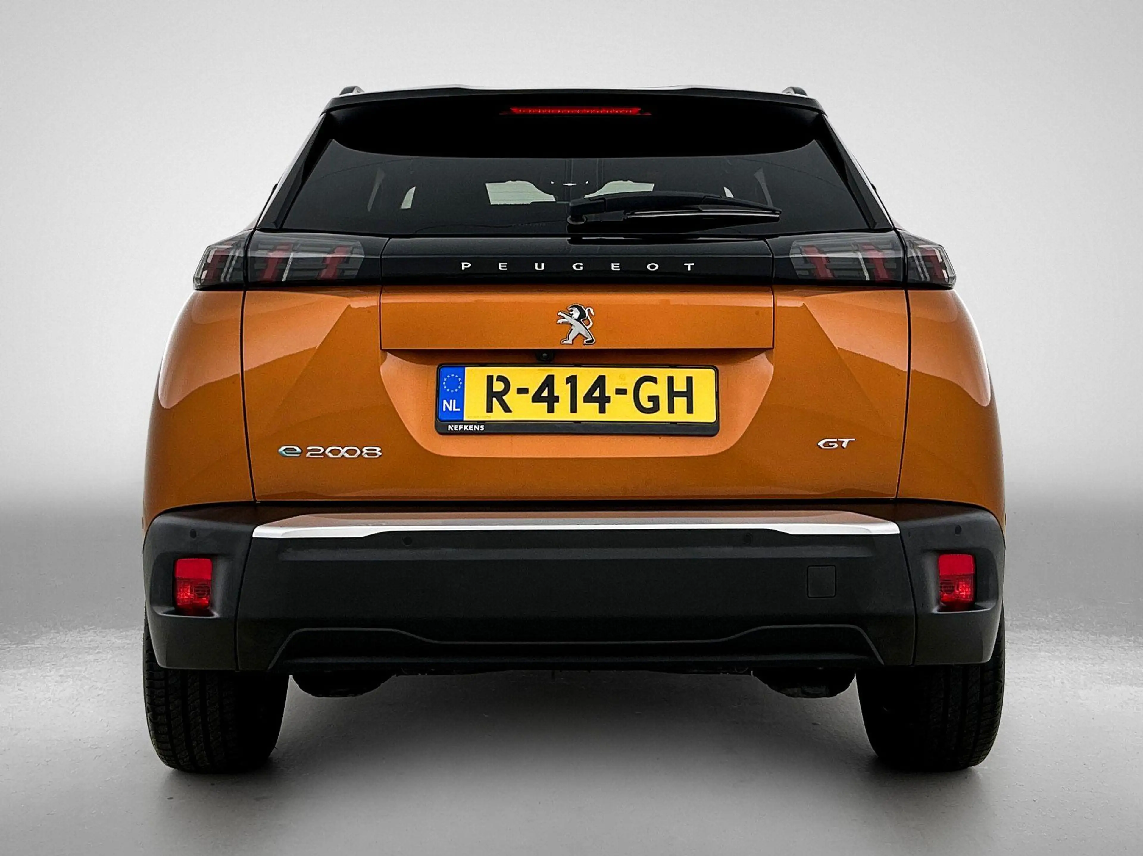 Peugeot e-2008 SUV EV GT 50 kWh 136pk | Accu 89% | 1-fase laden | — photo 6