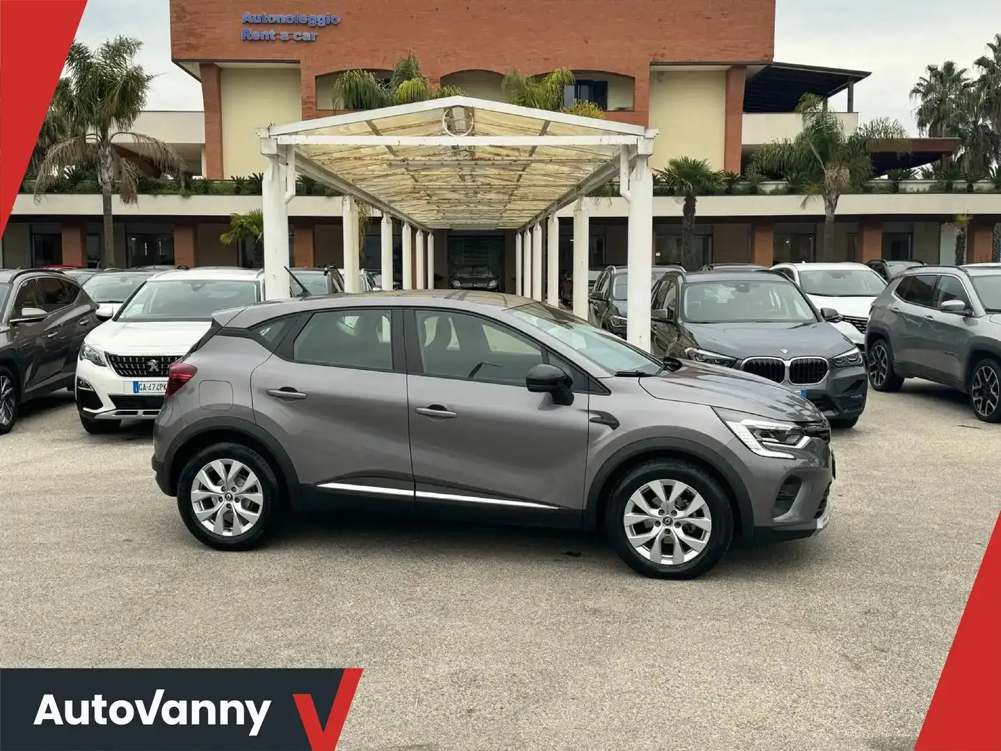 Renault Captur 1.5 blue dci Business 115cv edc Grigio - 1