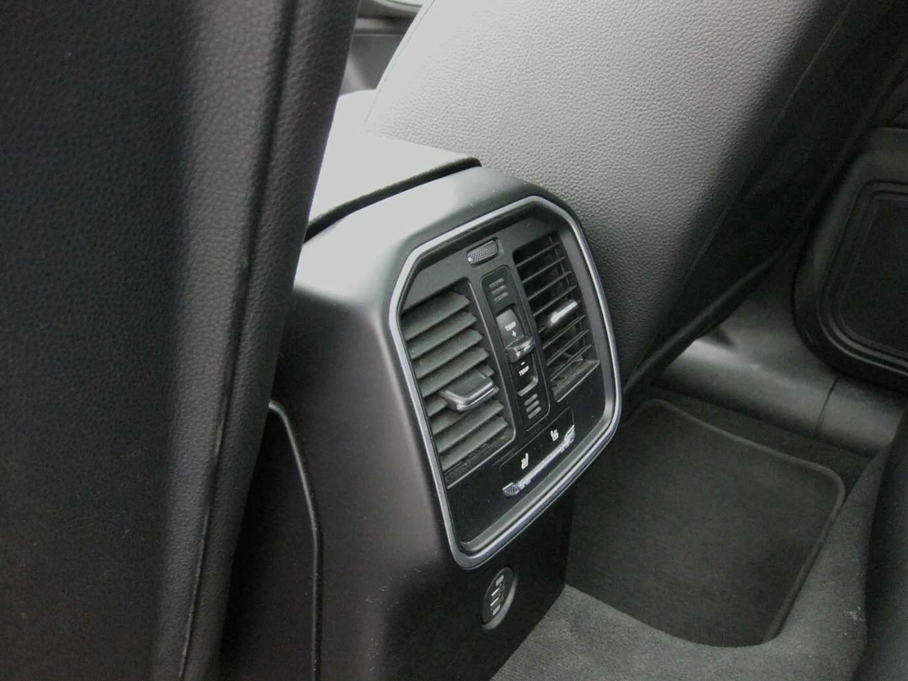 Porsche Macan PDK dt.Fzg. Top Ausst. — photo 4