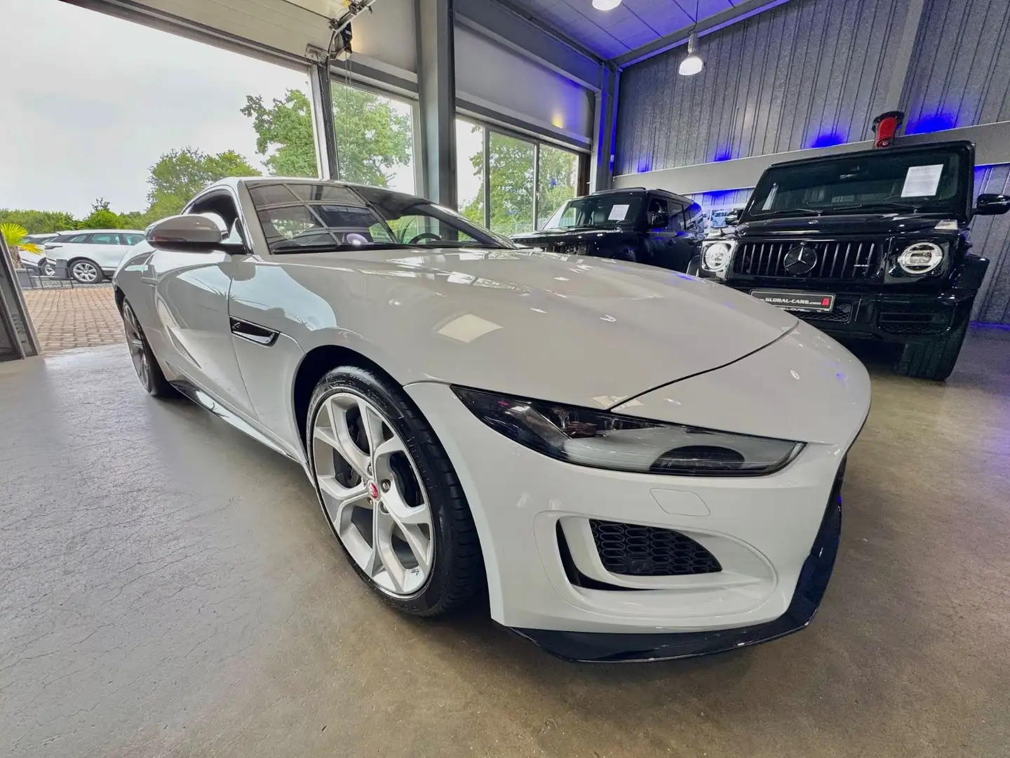 Jaguar F-Type F-TYPE P300 COUPE R-DYNAMIC*BLACK PACK*VIRTUAL* Weiß - 2