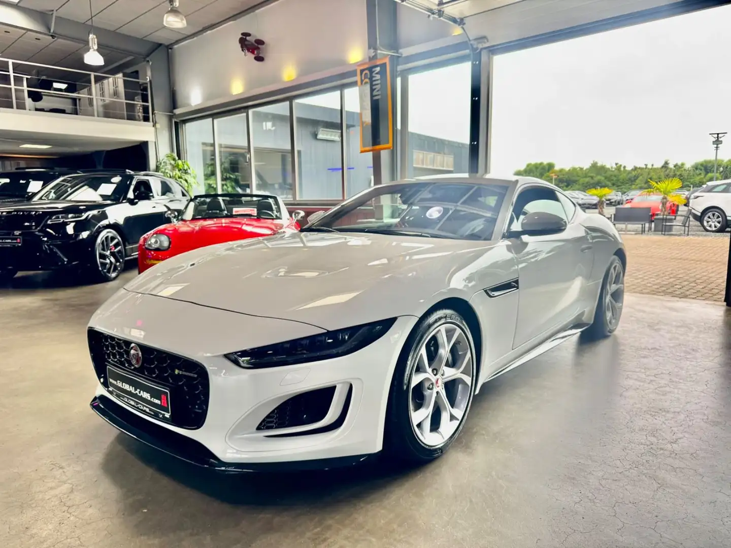 Jaguar F-Type F-TYPE P300 COUPE R-DYNAMIC*BLACK PACK*VIRTUAL* Weiß - 1