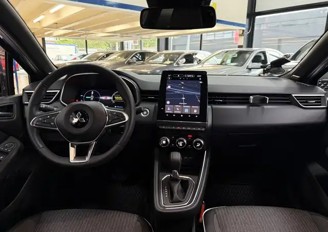 Mitsubishi Colt view 3